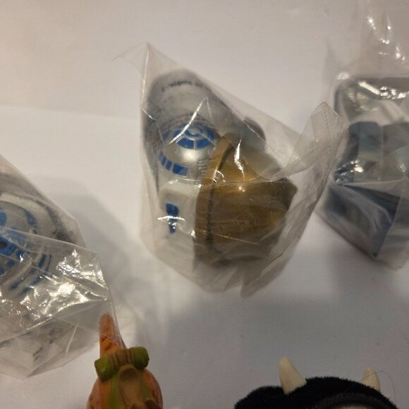 16 Star Wars Collectables as shown - Picture 5 of 5